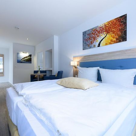 Hotel Boddenhus Garni Цингст Экстерьер фото