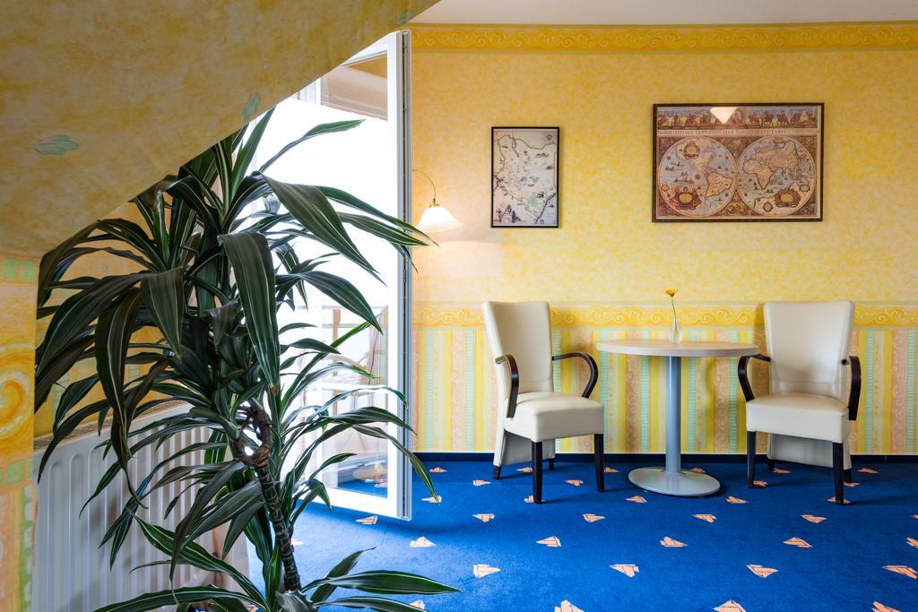Hotel Boddenhus Garni Цингст Экстерьер фото