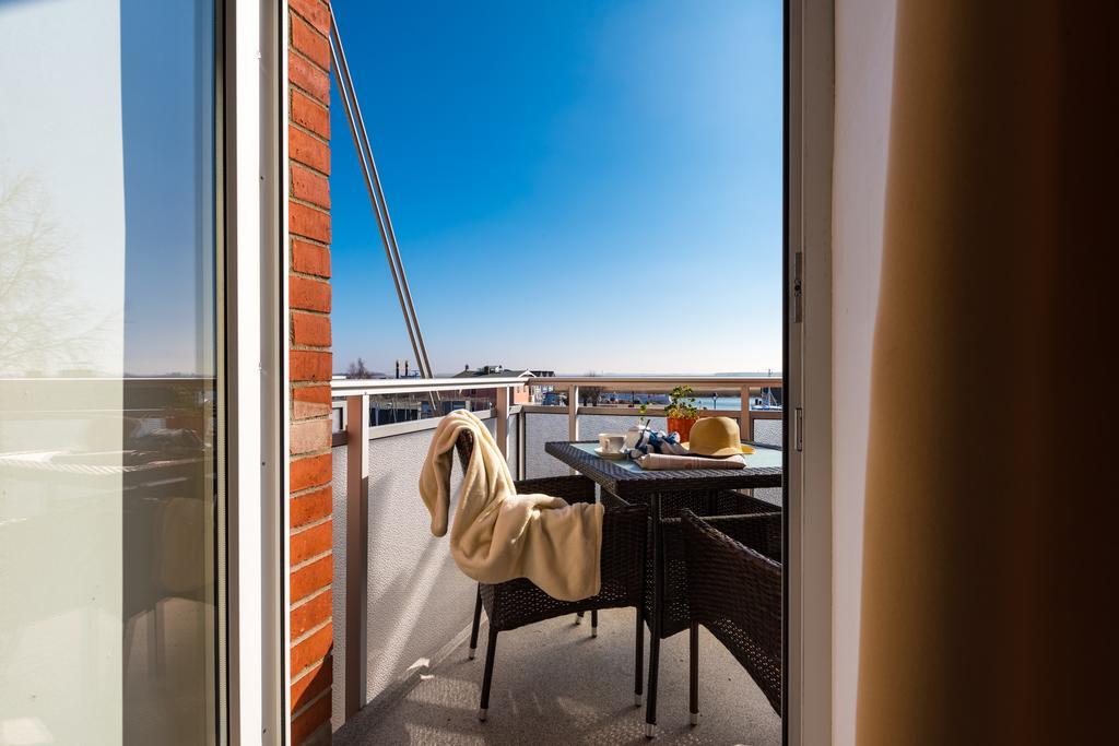 Hotel Boddenhus Garni Цингст Экстерьер фото