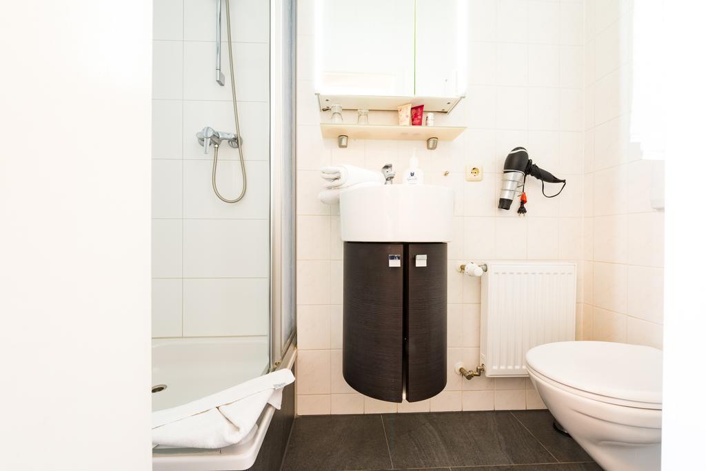 Hotel Boddenhus Garni Цингст Экстерьер фото