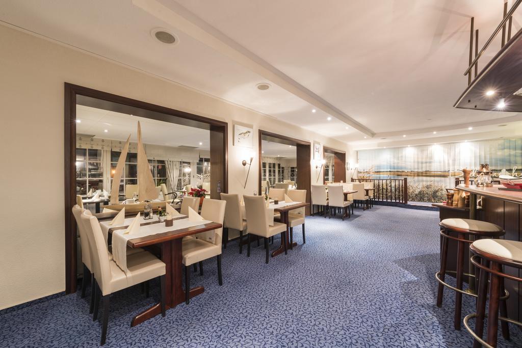 Hotel Boddenhus Garni Цингст Экстерьер фото