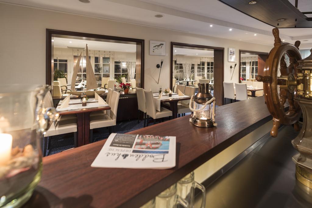 Hotel Boddenhus Garni Цингст Экстерьер фото