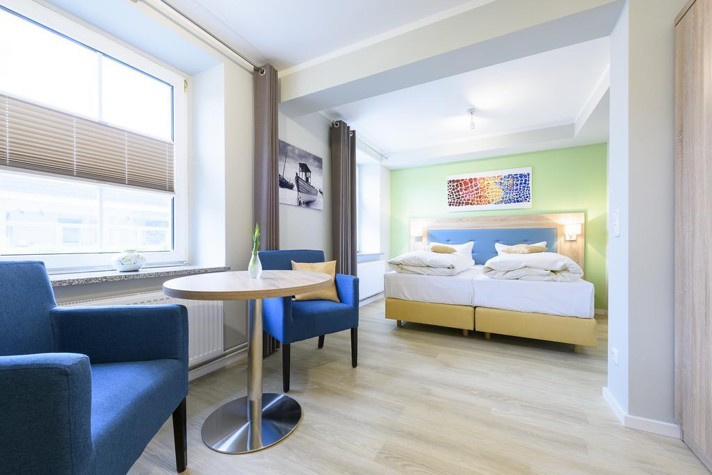 Hotel Boddenhus Garni Цингст Экстерьер фото