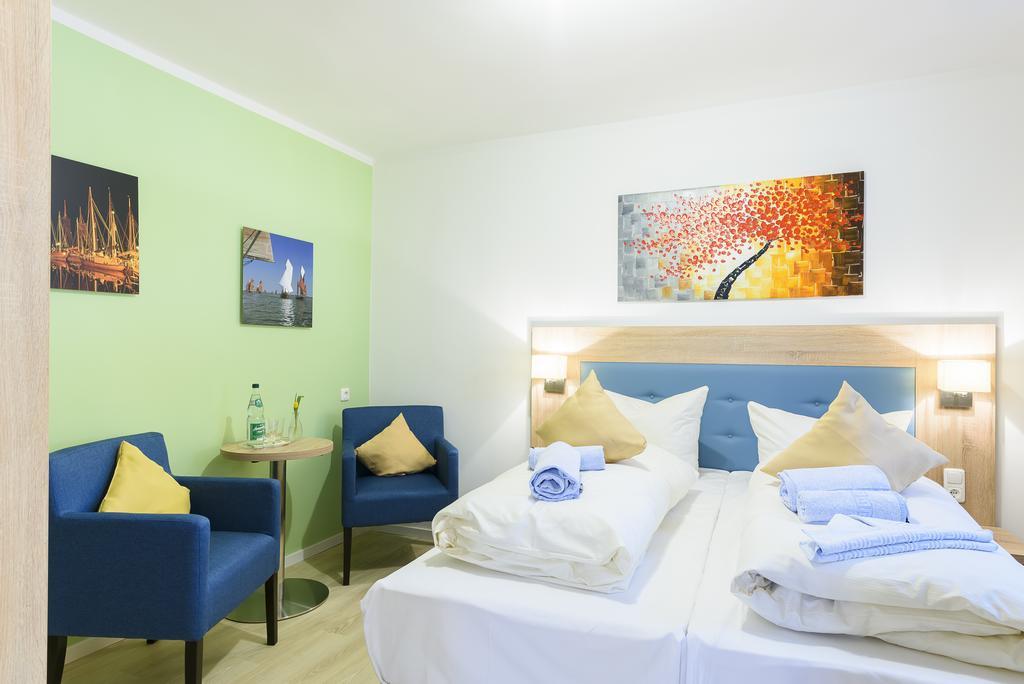 Hotel Boddenhus Garni Цингст Экстерьер фото